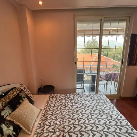 Apartament Pine-tree Spacious 2 Bdr Near Tanners' Bridge With Hot Tub