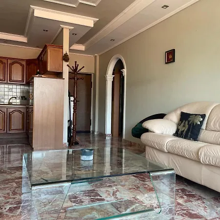 Pine-tree Spacious 2 Bdr Near Tanners' Bridge With Hot Tub Apartament