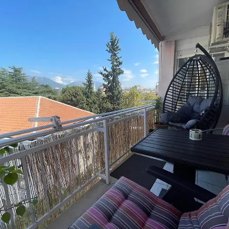 Pine-tree Spacious 2 Bdr Near Tanners' Bridge With Hot Tub Apartament Tirana