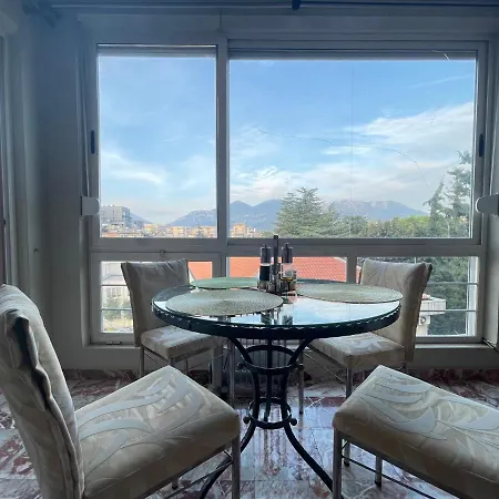 公寓 Pine-tree Spacious 2 Bdr Near Tanners' Bridge With Hot Tub 地拉那