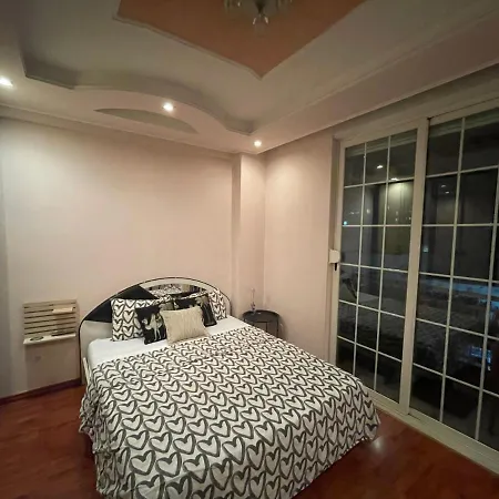 Pine-tree Spacious 2 Bdr Near Tanners' Bridge With Hot Tub 公寓