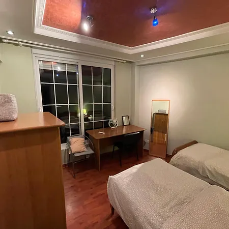 公寓 Pine-tree Spacious 2 Bdr Near Tanners' Bridge With Hot Tub 地拉那