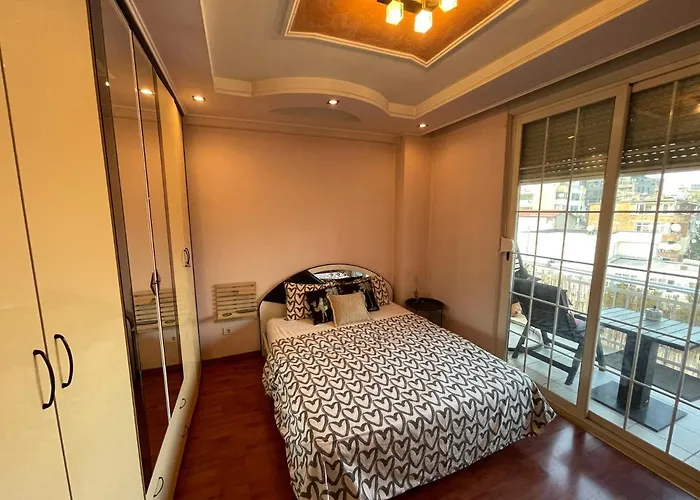 Daire Pine-tree Spacious 2 Bdr Near Tanners' Bridge With Hot Tub Tiran