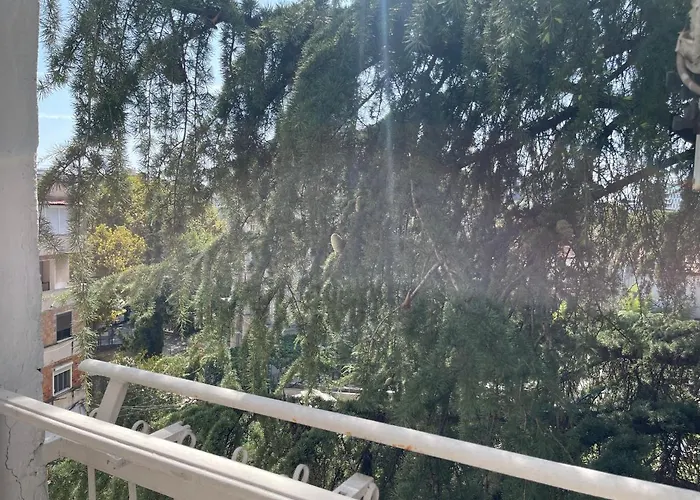 Daire Pine-tree Spacious 2 Bdr Near Tanners' Bridge With Hot Tub