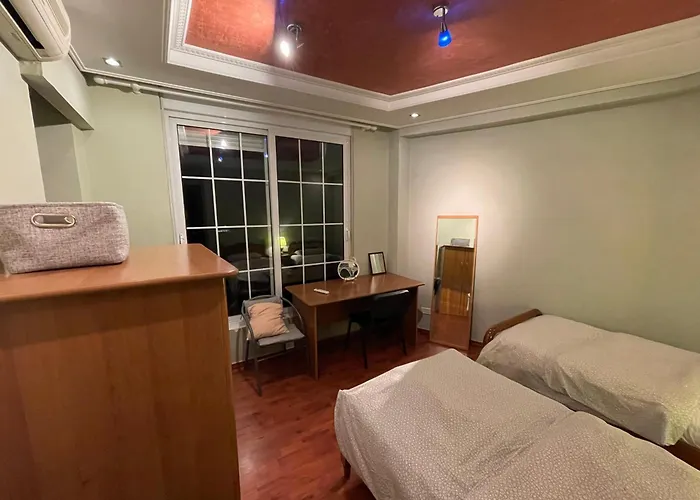Daire Pine-tree Spacious 2 Bdr Near Tanners' Bridge With Hot Tub Tiran