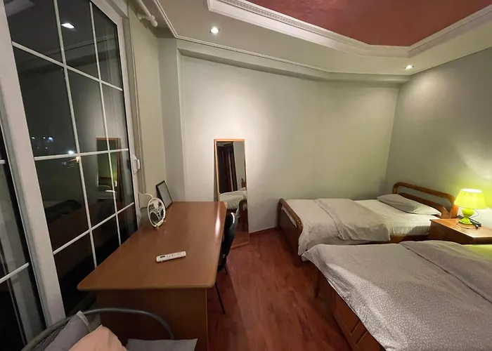 Apartment Pine-tree Spacious 2 Bdr Near Tanners' Bridge With Hot Tub Tirana